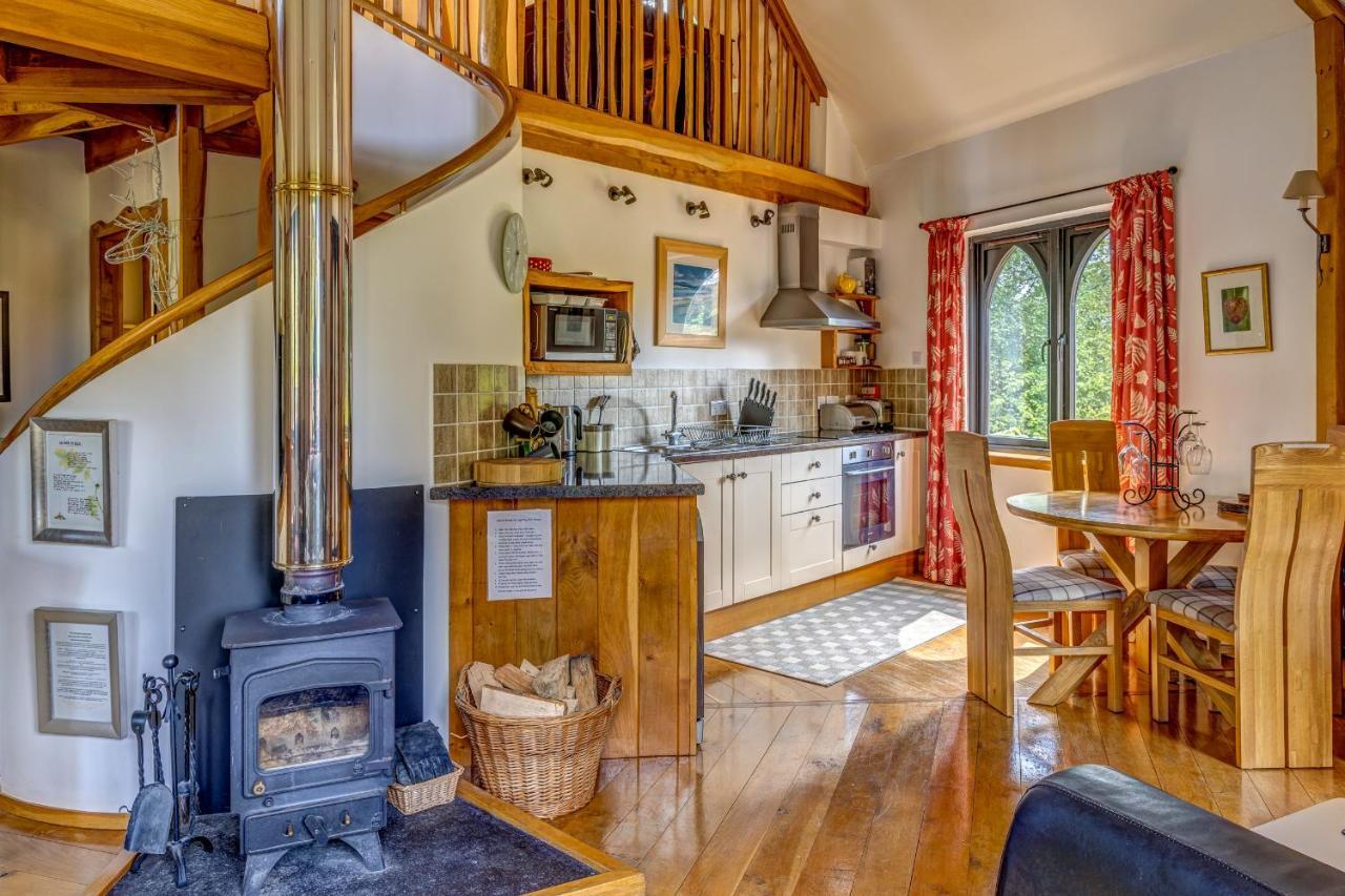 Kinlochlaich Tree House Villa Appin Exterior photo